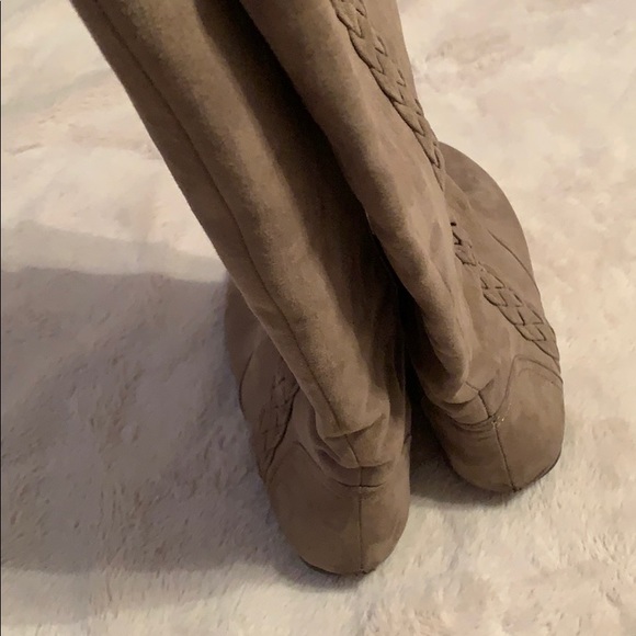 Fergalicious Tan Riding Boots with Braiding - Picture 6 of 13